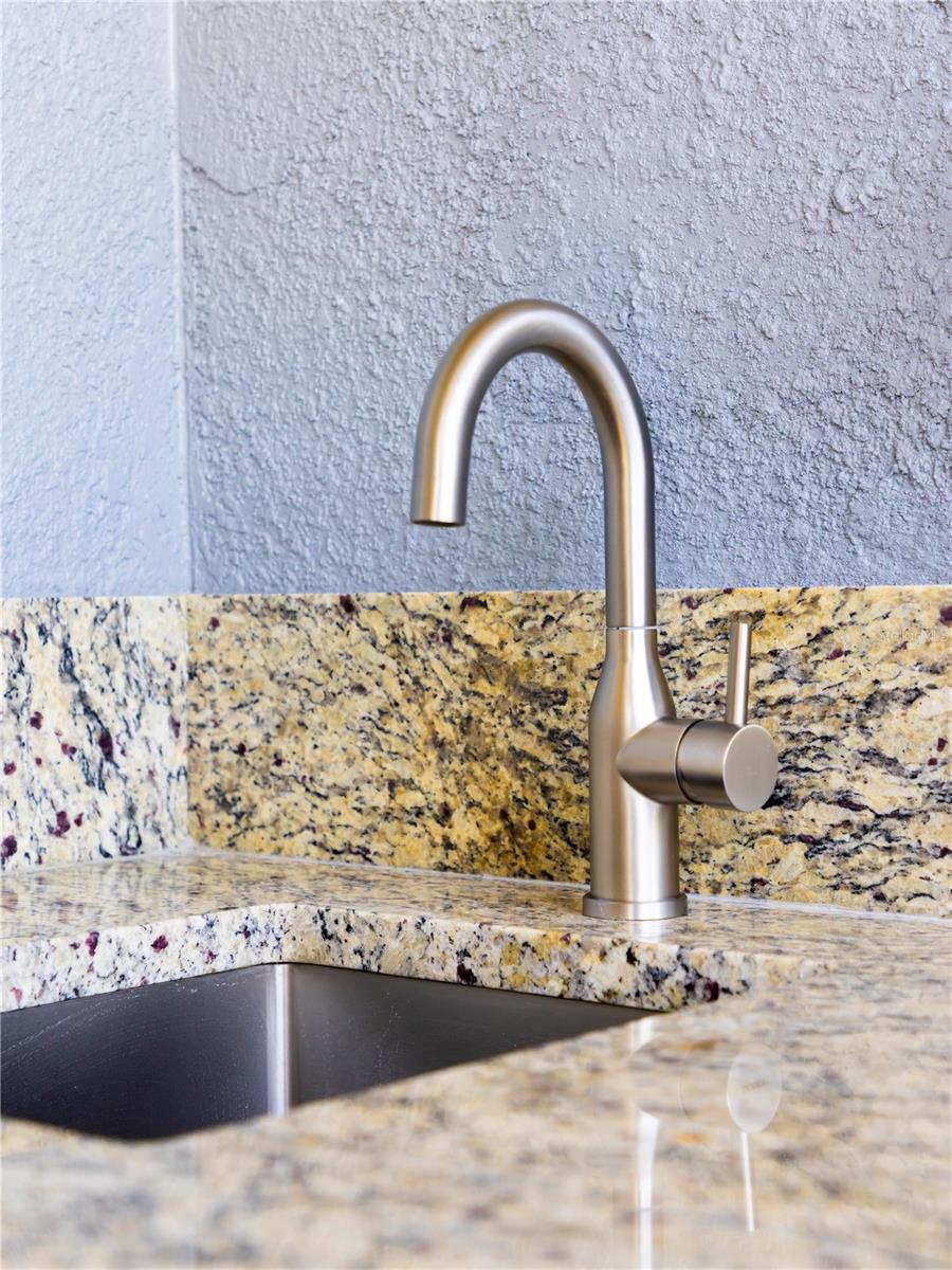 Image 71 of 73 For 14073 Naylor Avenue