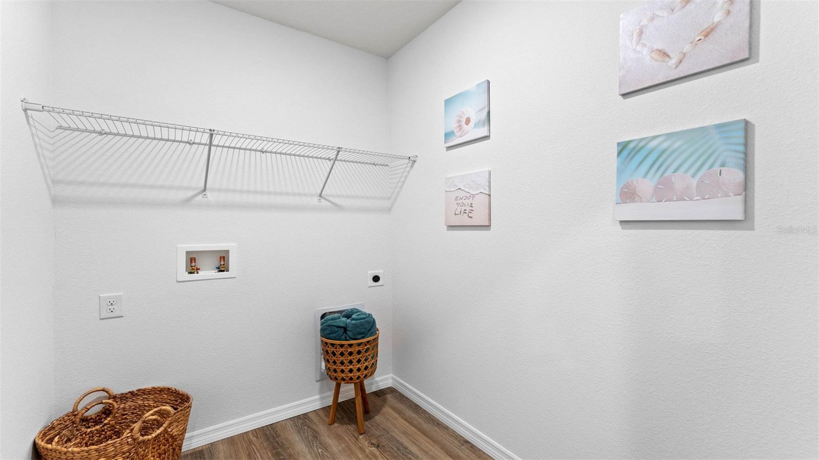 Image 19 of 24 For 4020 Bradbury Way