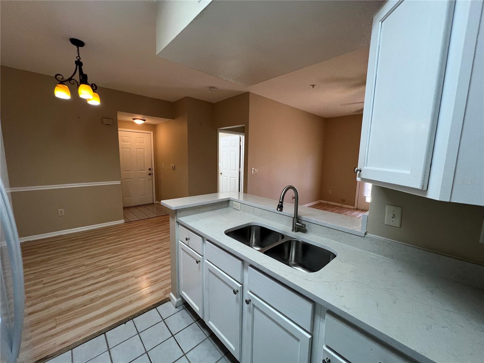 Image 10 of 21 For 14353 Fredricksburg Drive 915