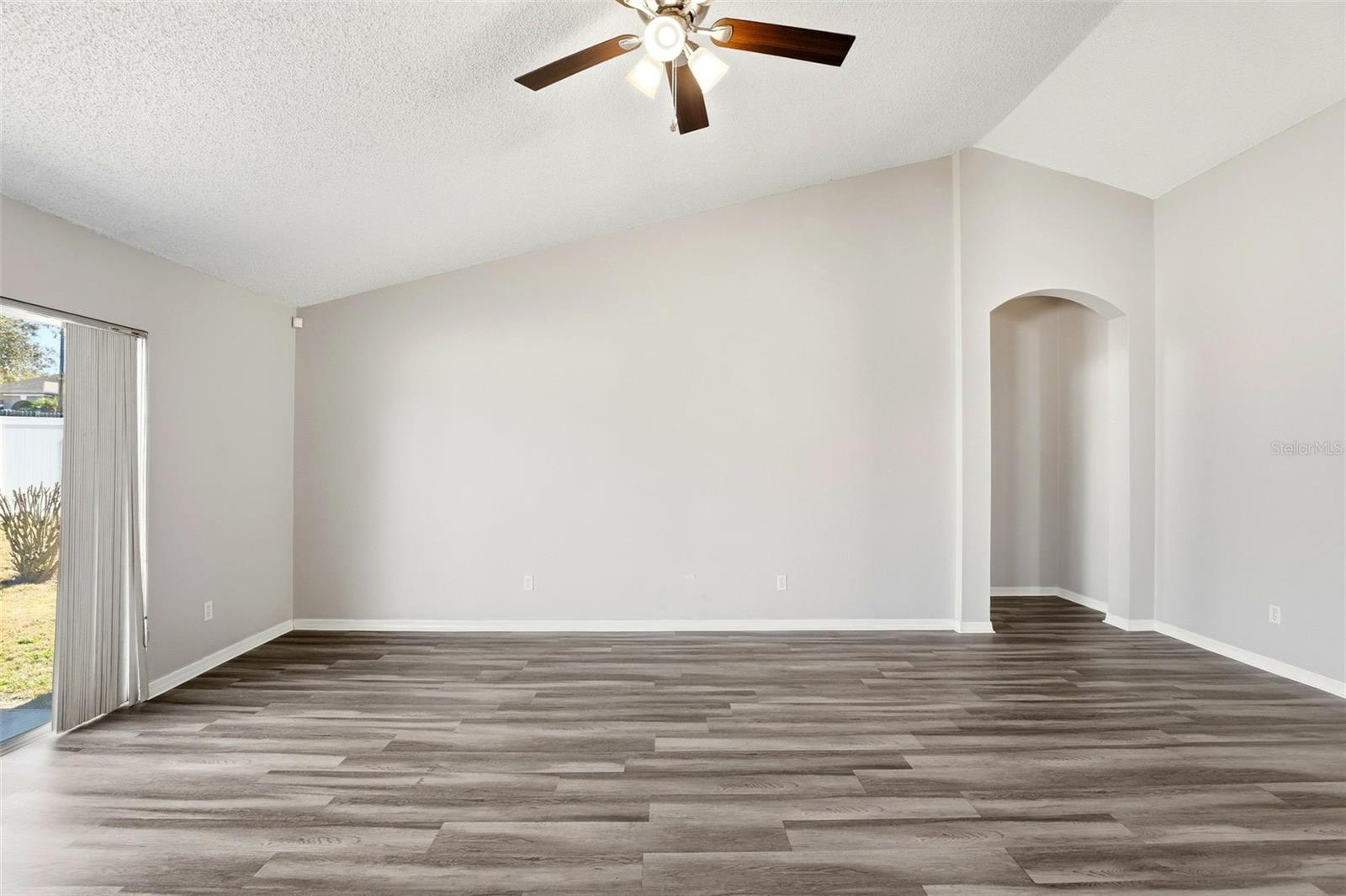 Image 13 of 35 For 1791 Florence Vista Boulevard