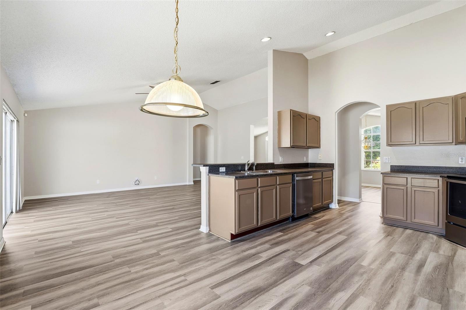 Image 17 of 35 For 1791 Florence Vista Boulevard