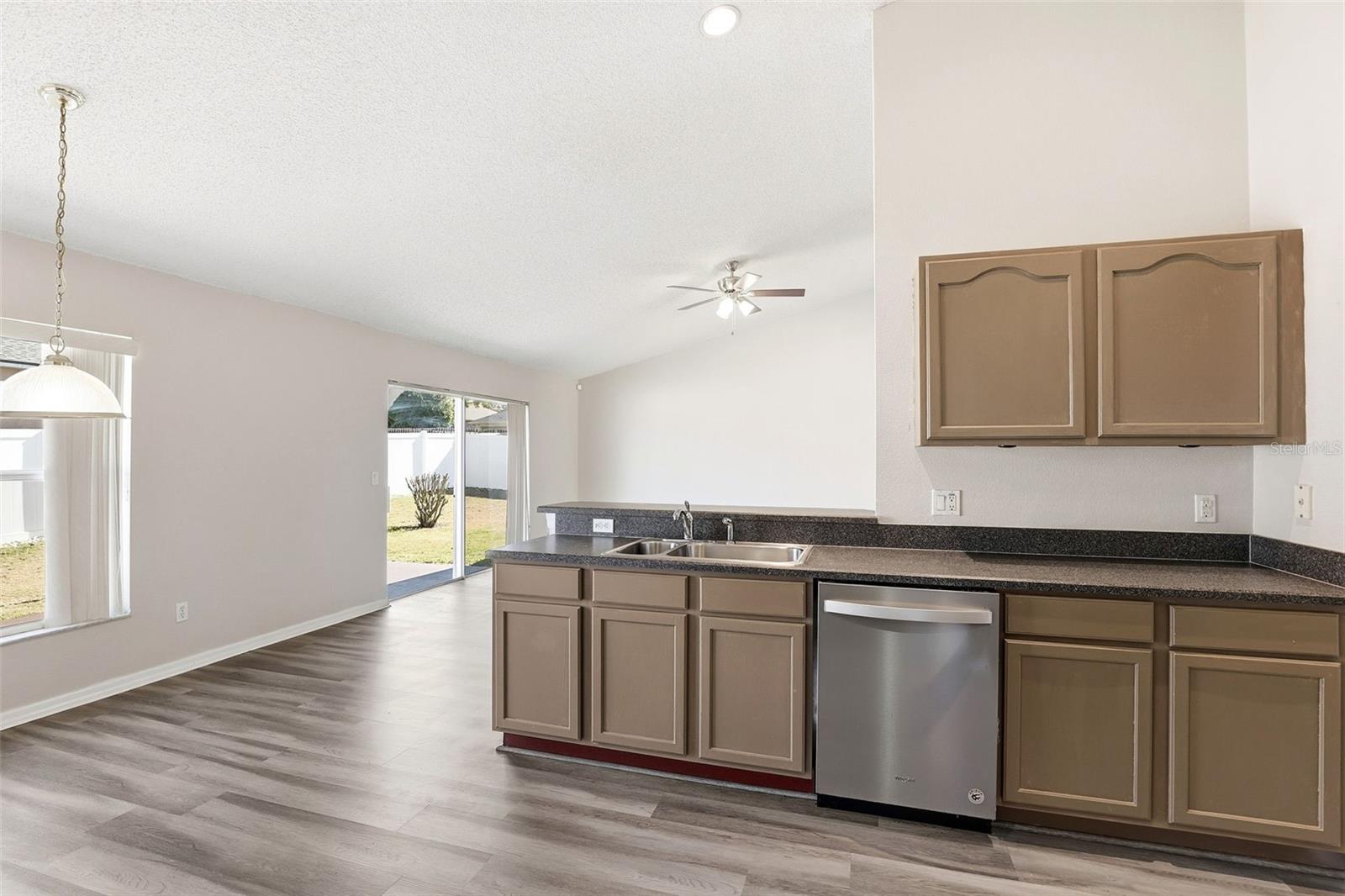 Image 19 of 35 For 1791 Florence Vista Boulevard