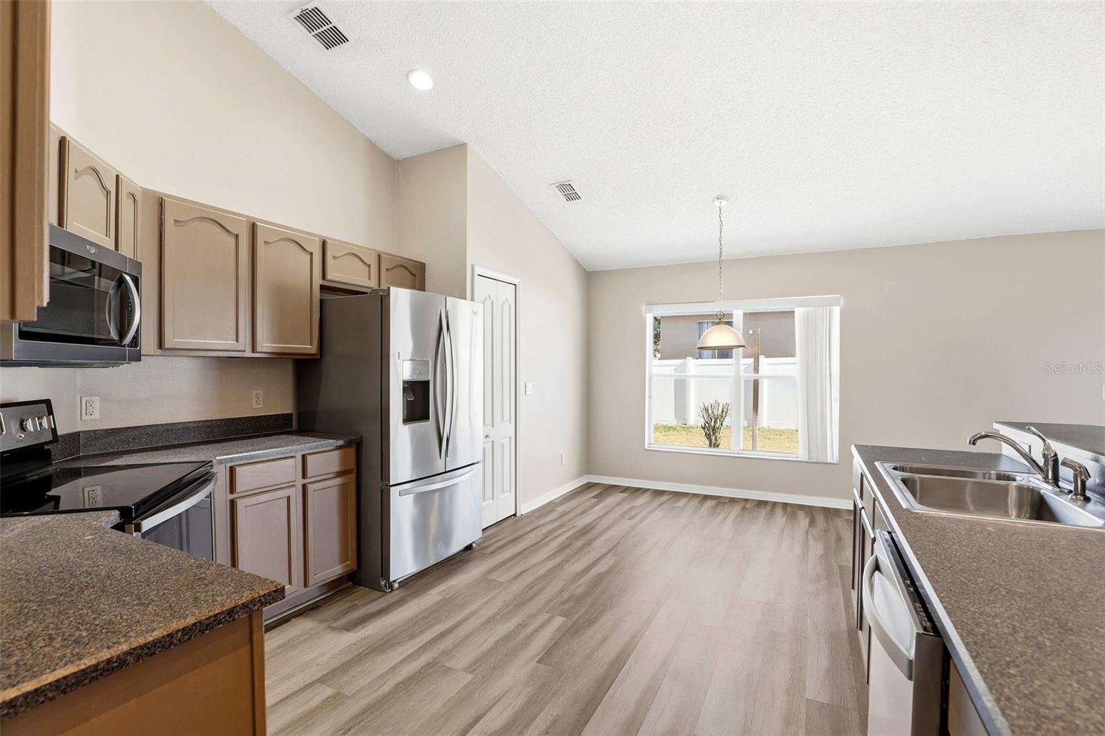 Image 20 of 35 For 1791 Florence Vista Boulevard