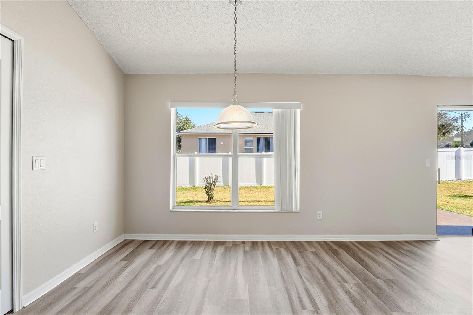 Image 21 of 35 For 1791 Florence Vista Boulevard