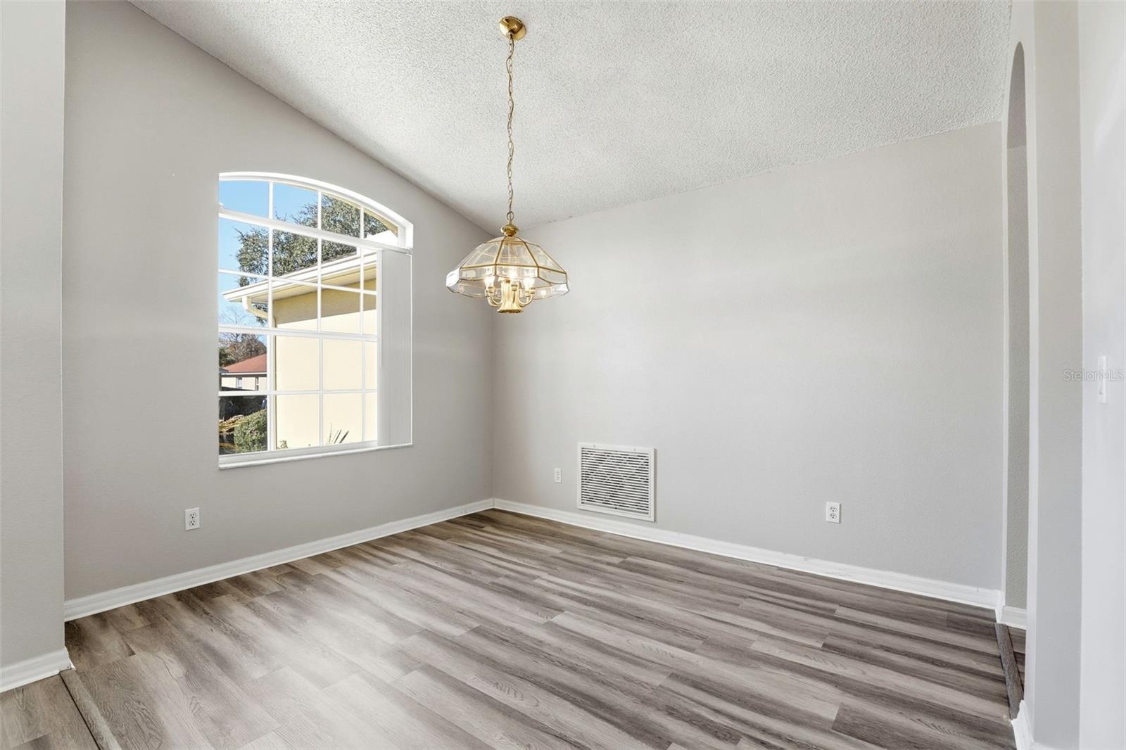 Image 6 of 35 For 1791 Florence Vista Boulevard