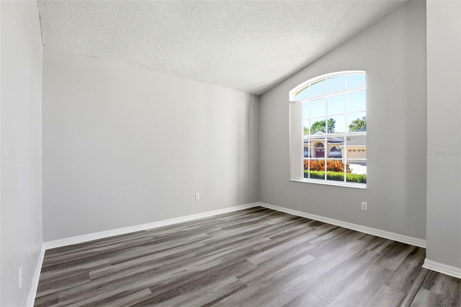 Image 8 of 35 For 1791 Florence Vista Boulevard