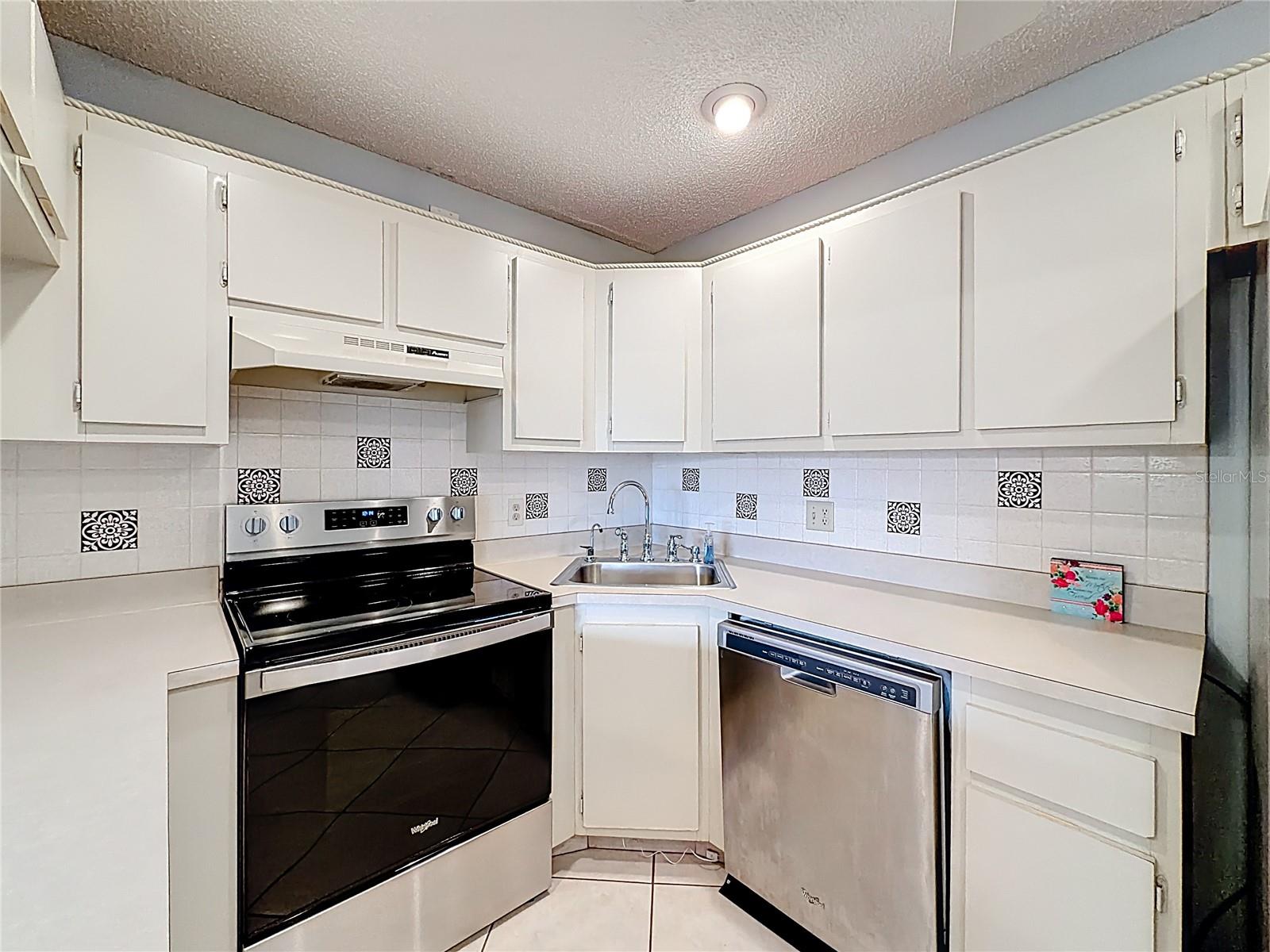 Image 50 of 69 For 826 Sky Pine Way G2
