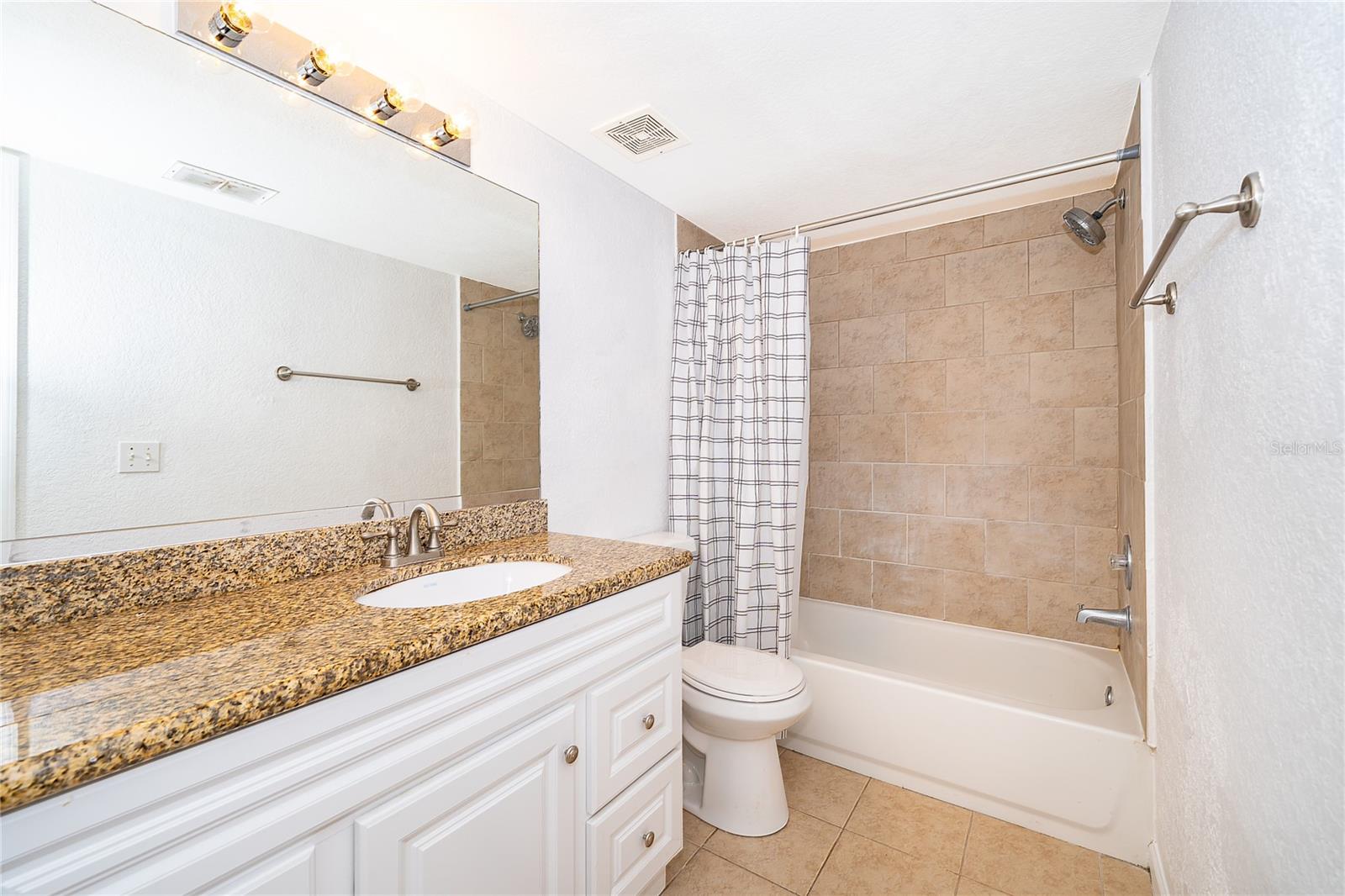 Image 24 of 32 For 5112 Conroy Road 26