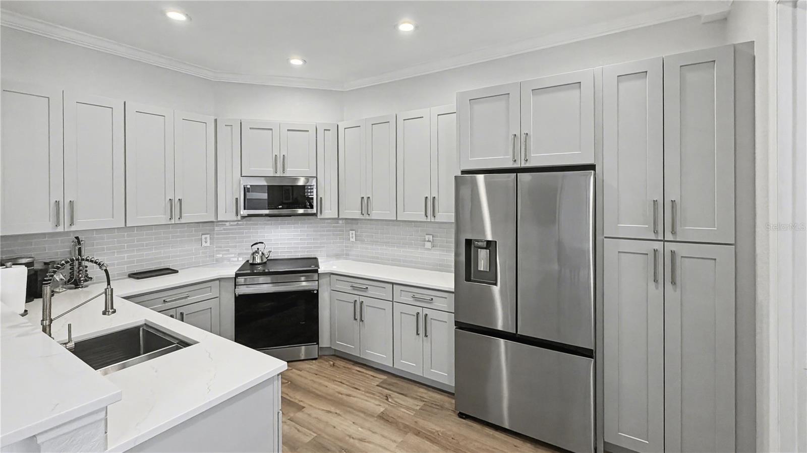 Image 15 of 36 For 6673 Helmsley Circle