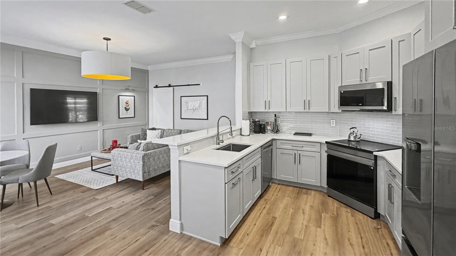 Image 16 of 36 For 6673 Helmsley Circle