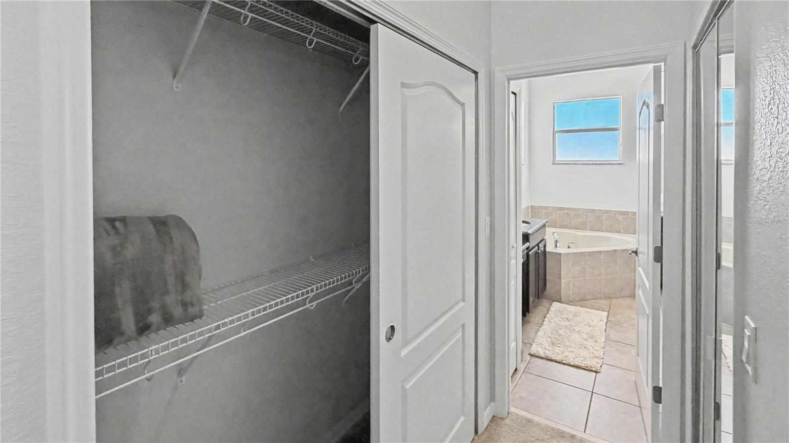 Image 24 of 36 For 6673 Helmsley Circle