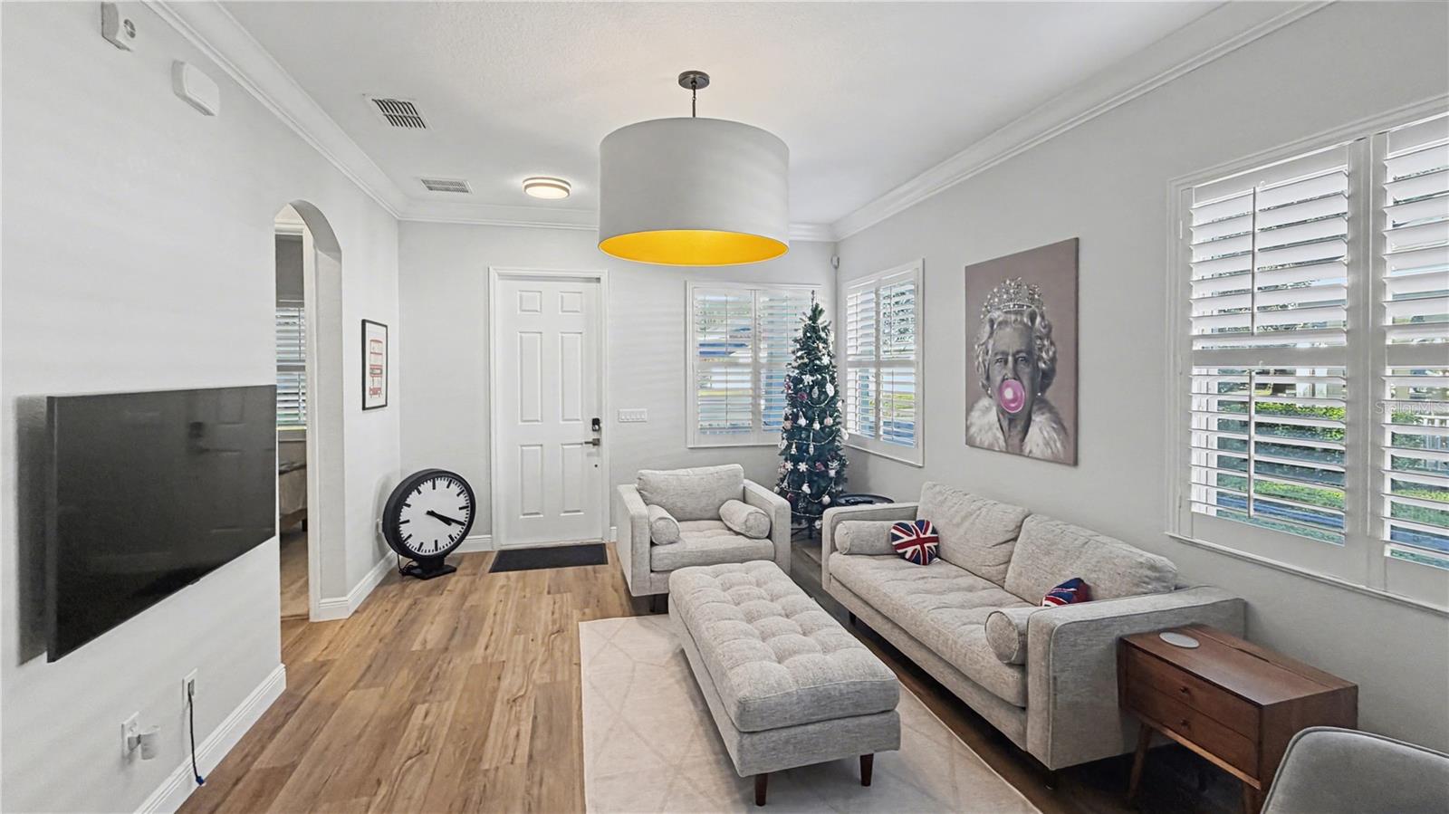 Image 6 of 36 For 6673 Helmsley Circle