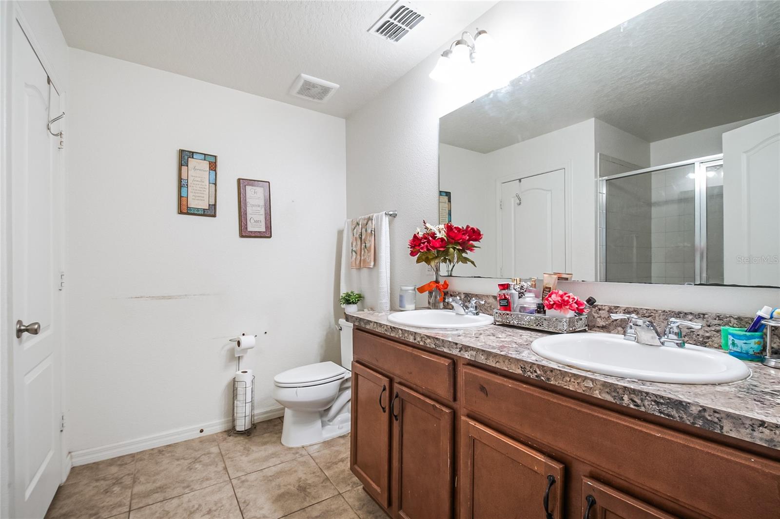 Image 39 of 53 For 2813 Mosshire Circle