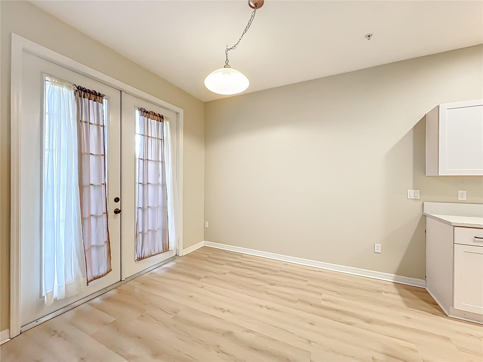 Image 11 of 44 For 650 Pinebranch Circle