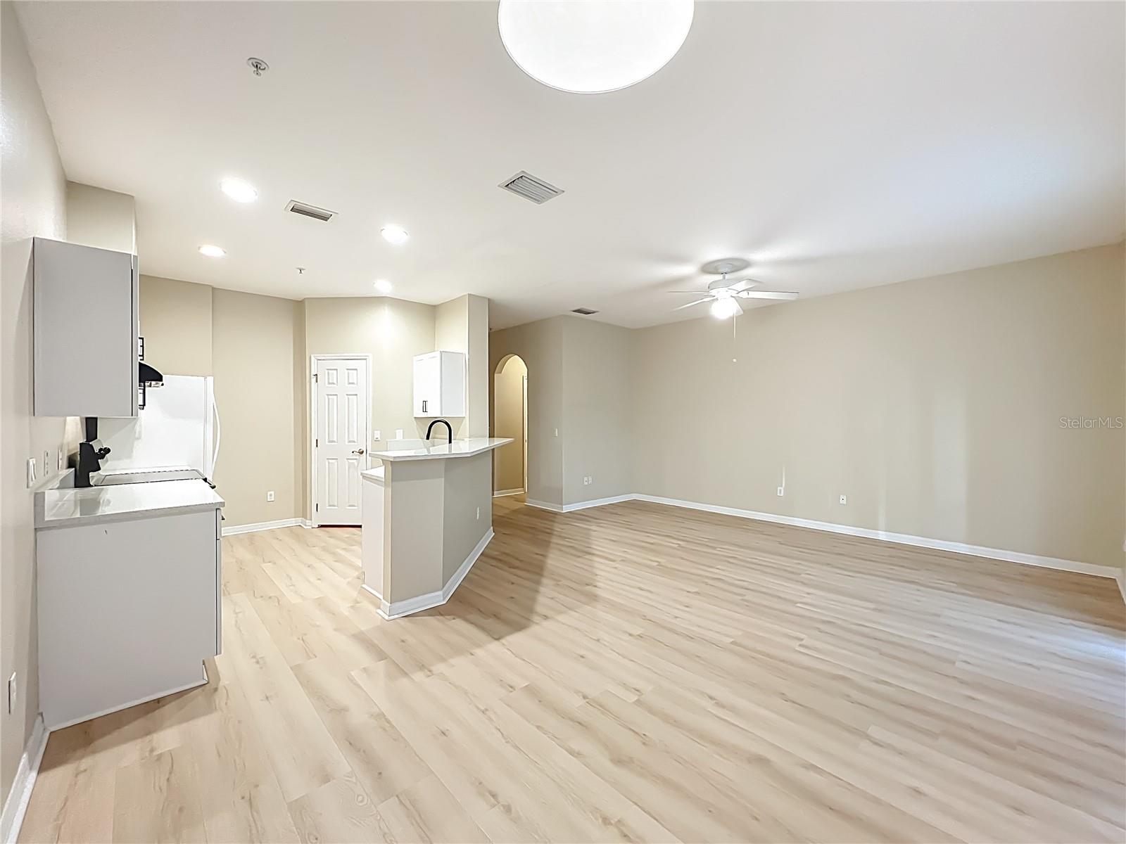 Image 12 of 44 For 650 Pinebranch Circle