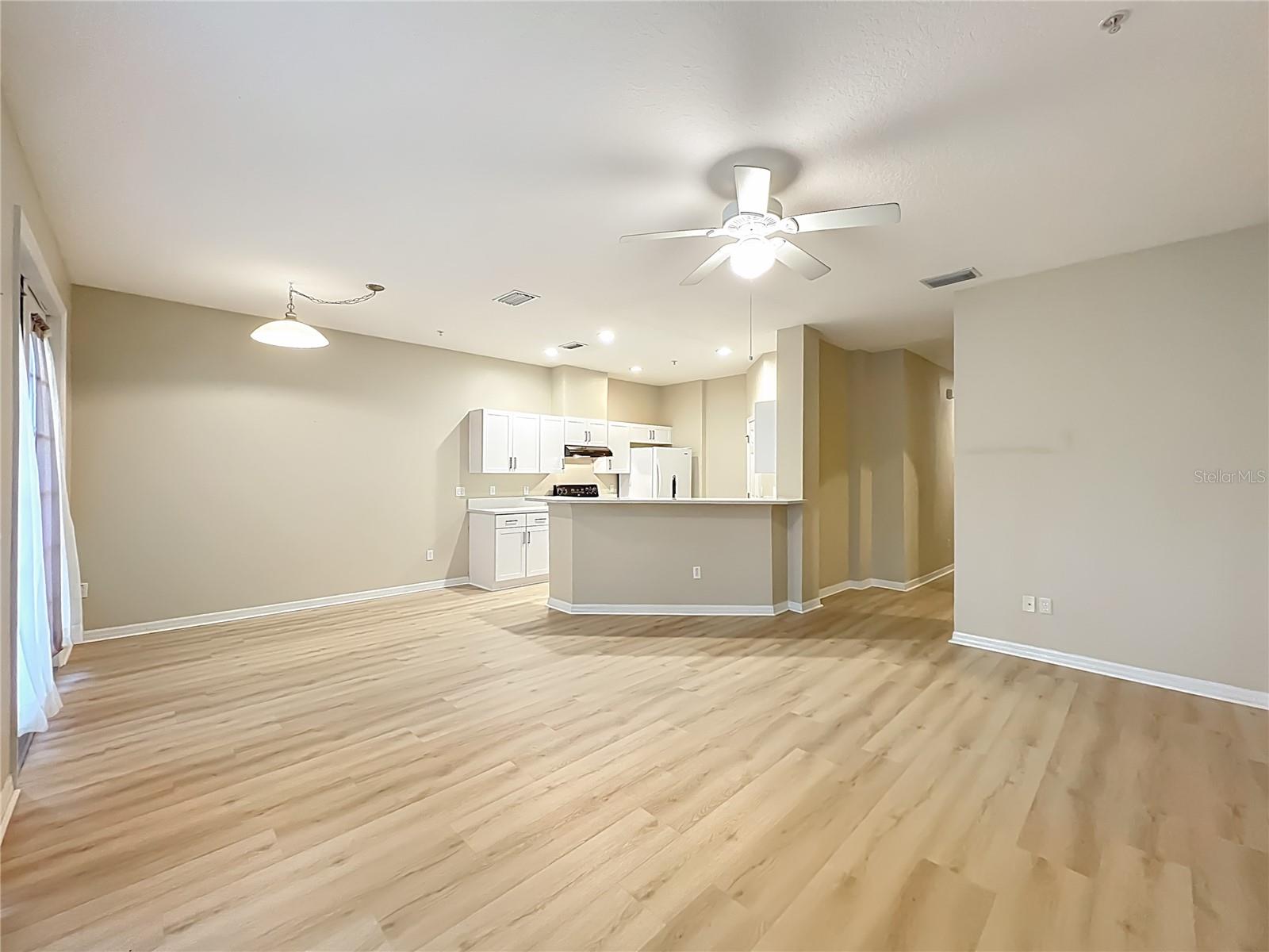 Image 14 of 44 For 650 Pinebranch Circle