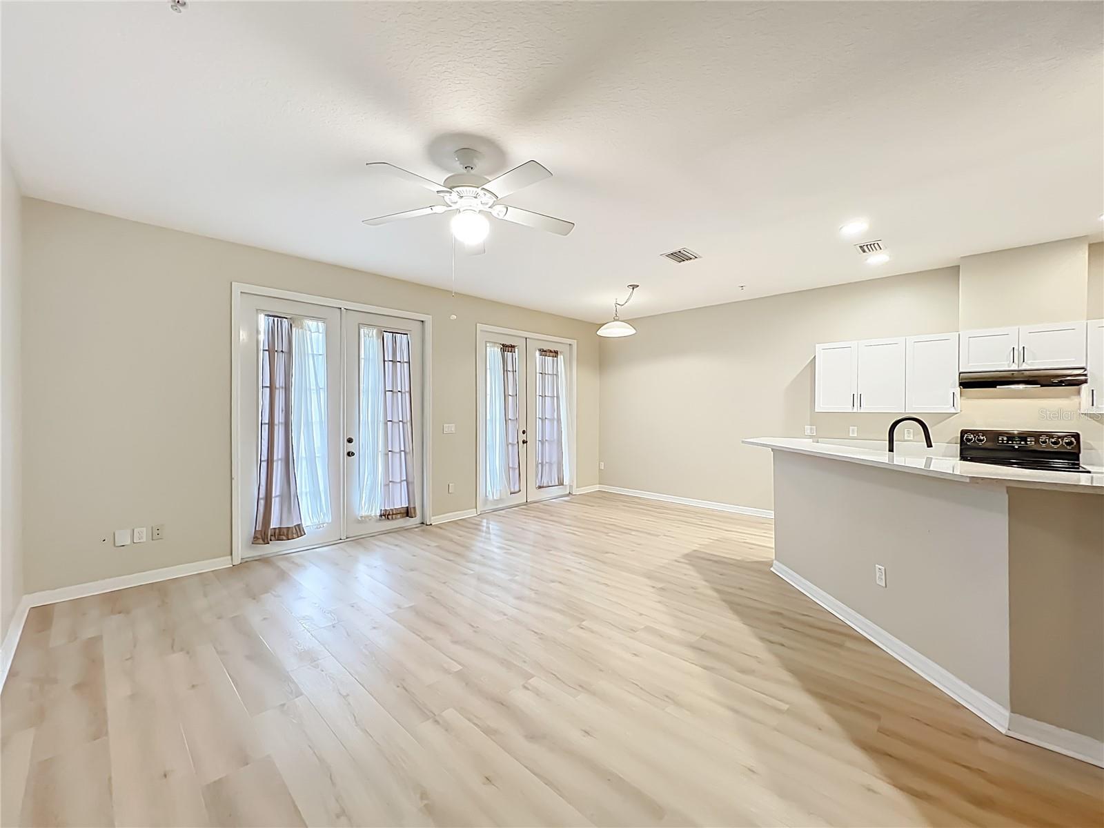 Image 15 of 44 For 650 Pinebranch Circle