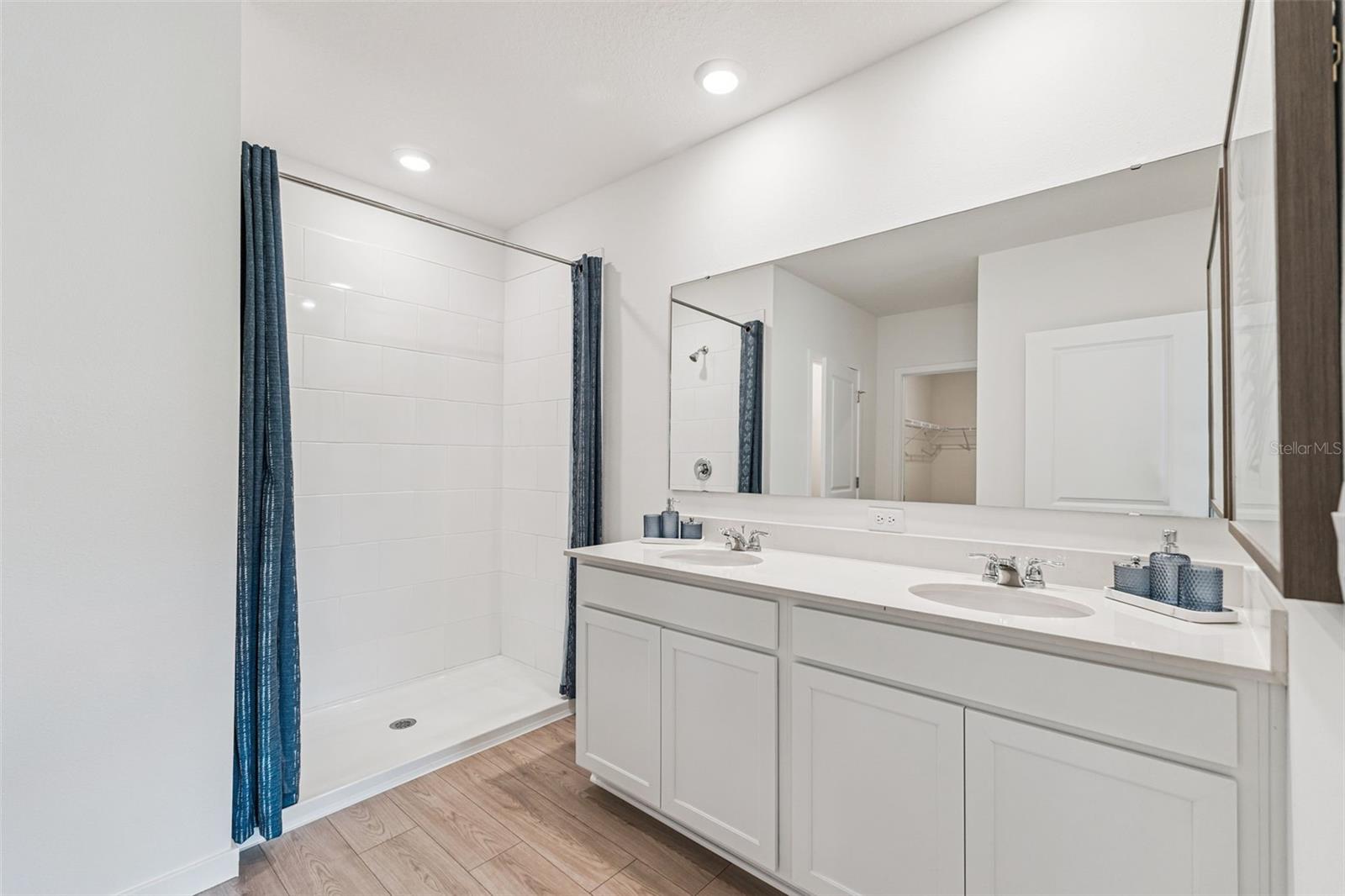 Image 28 of 33 For 4021 Bradbury Way