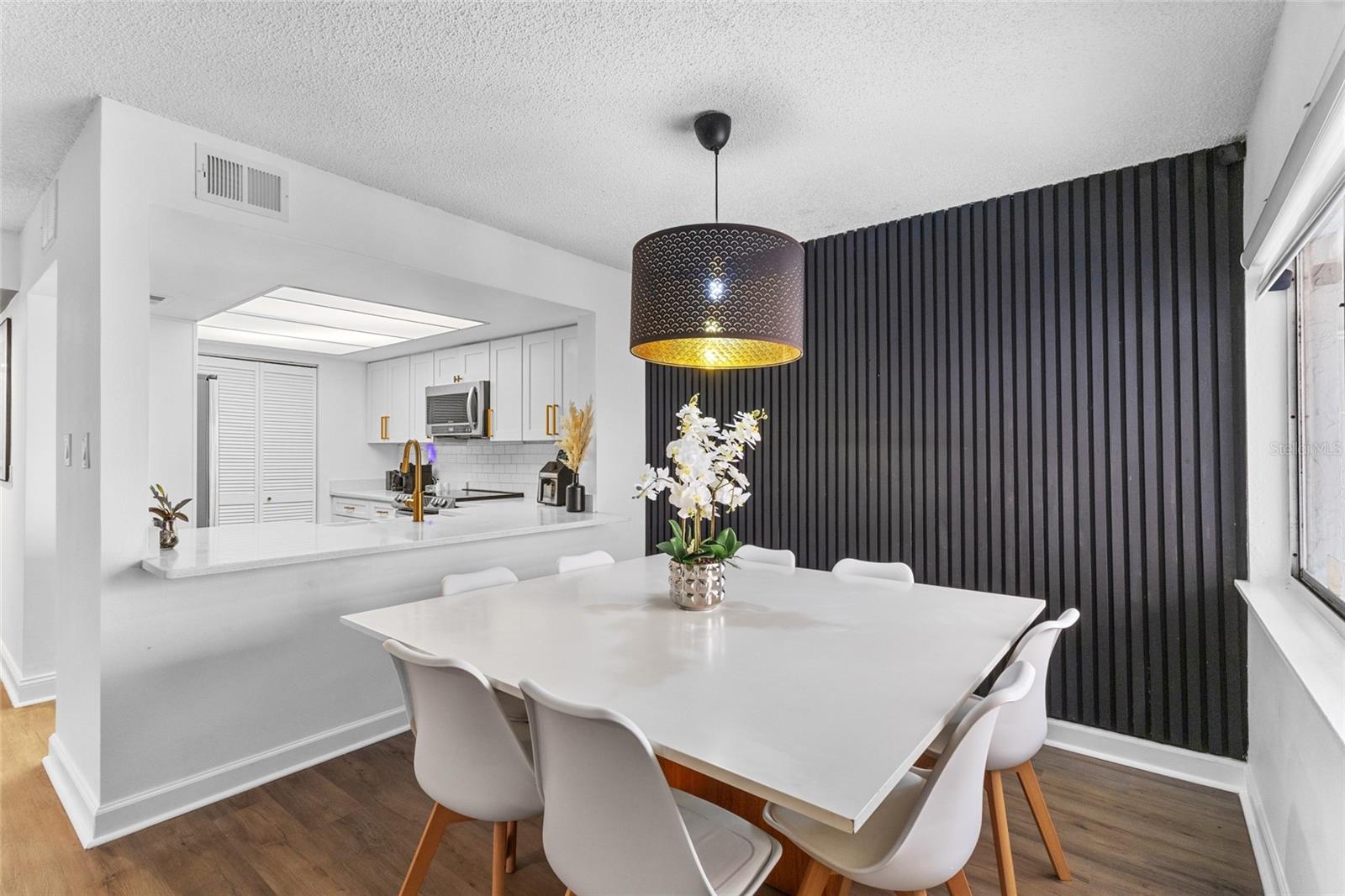 Image 3 of 4 For 2485 Lakeway Branch Drive 2105