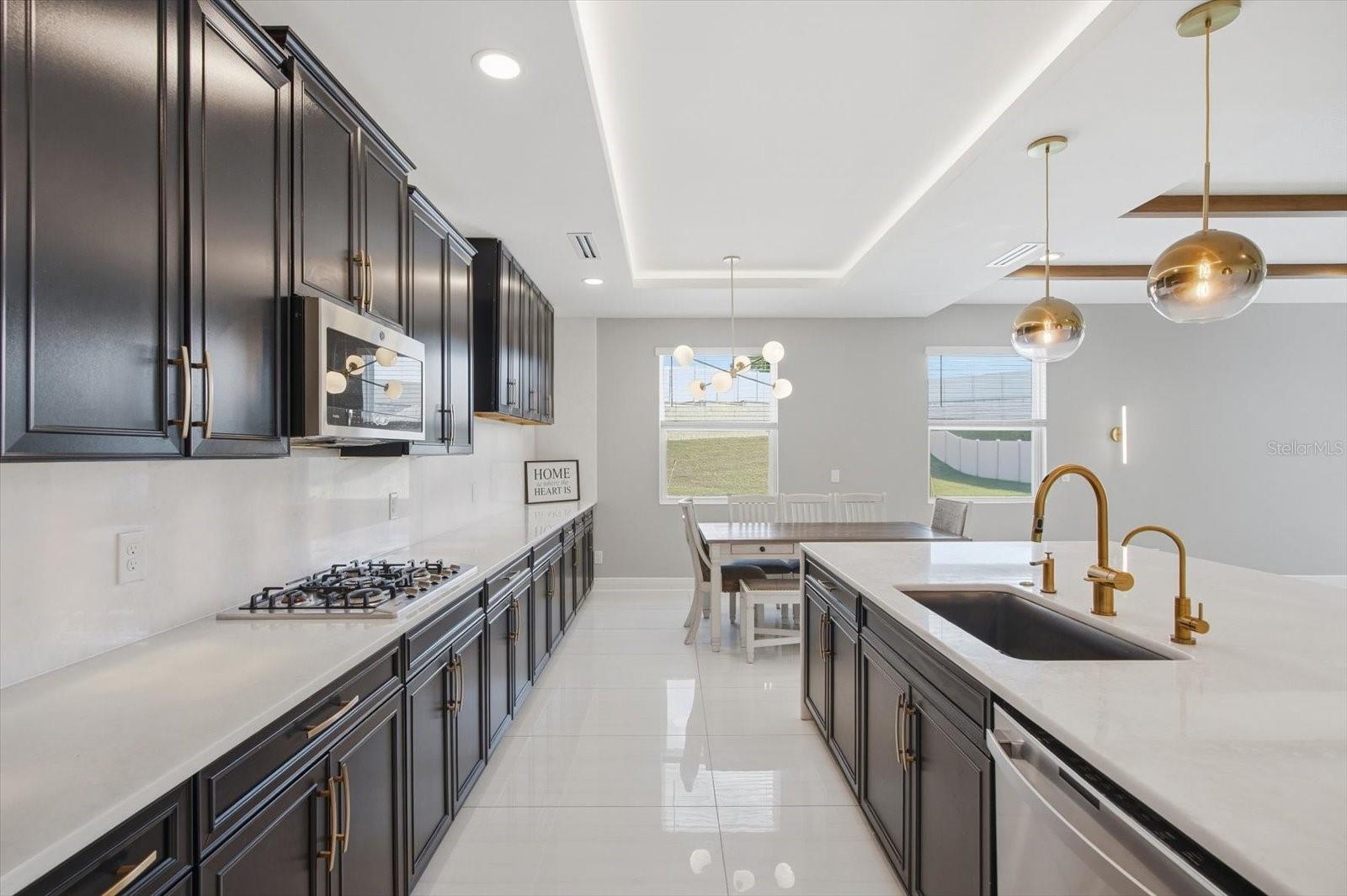 Image 13 of 58 For 612 Blackstone Street