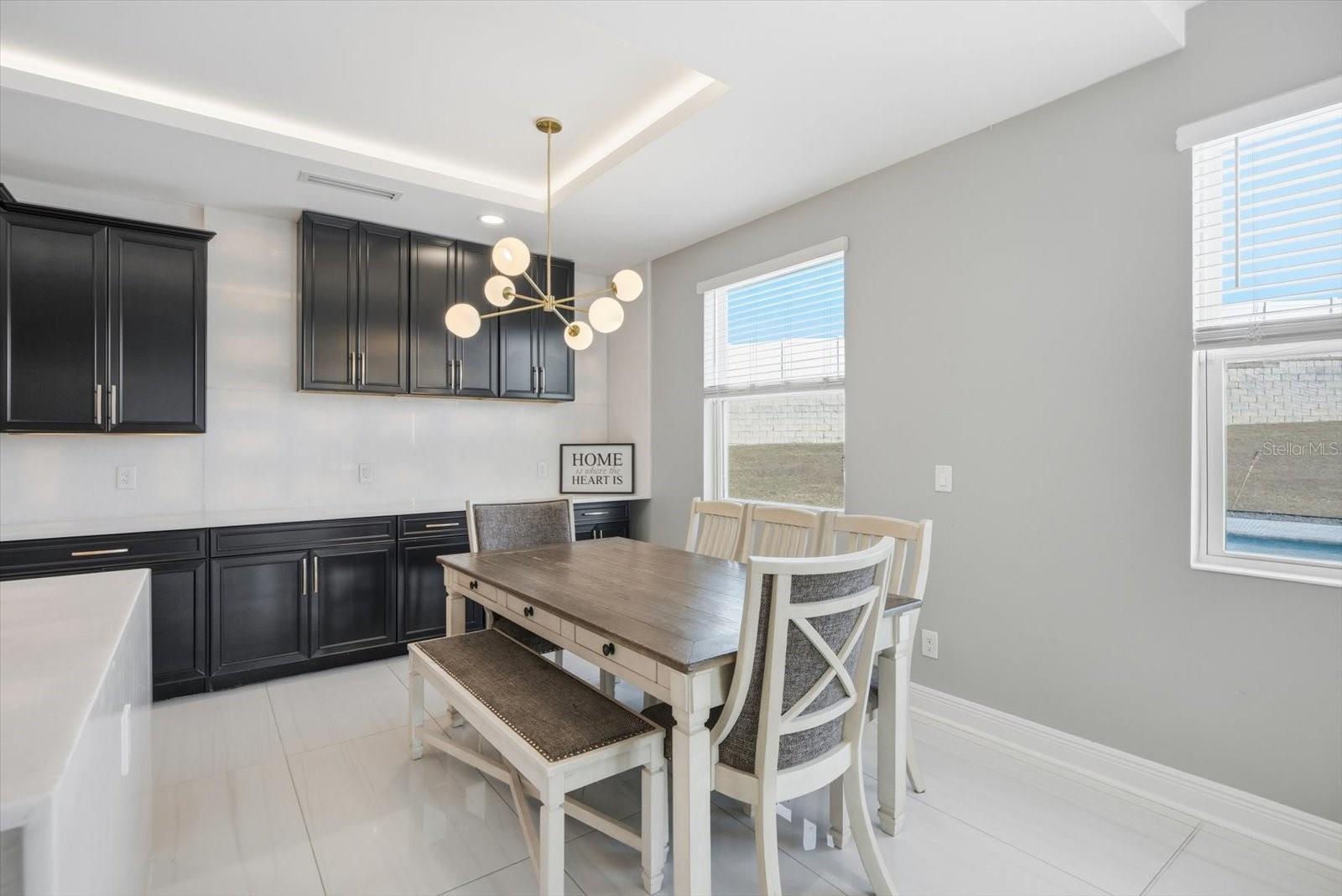 Image 14 of 58 For 612 Blackstone Street