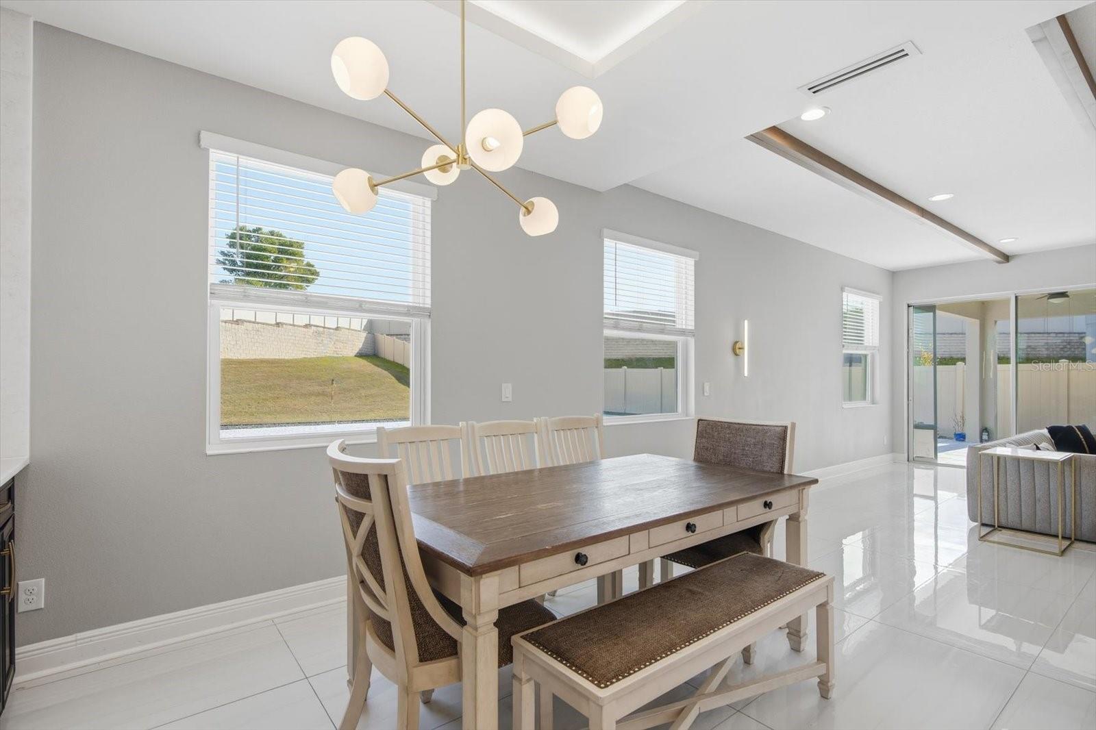 Image 15 of 58 For 612 Blackstone Street