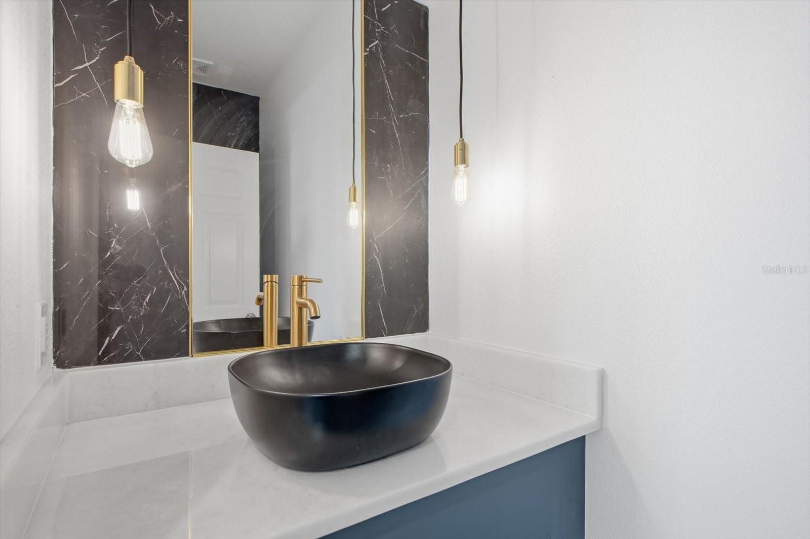 Image 19 of 58 For 612 Blackstone Street