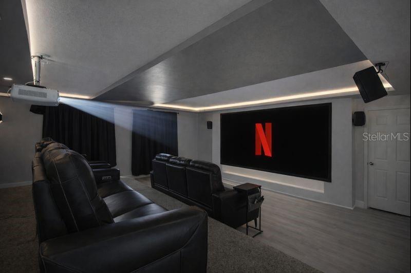 Image 22 of 58 For 612 Blackstone Street