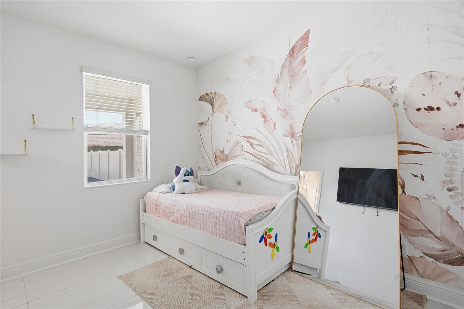 Image 31 of 58 For 612 Blackstone Street