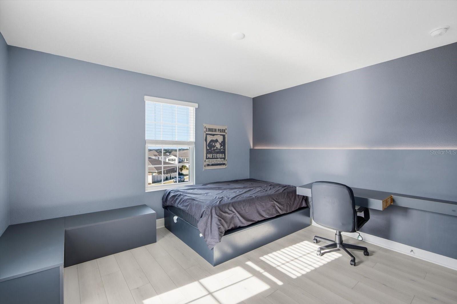 Image 35 of 58 For 612 Blackstone Street