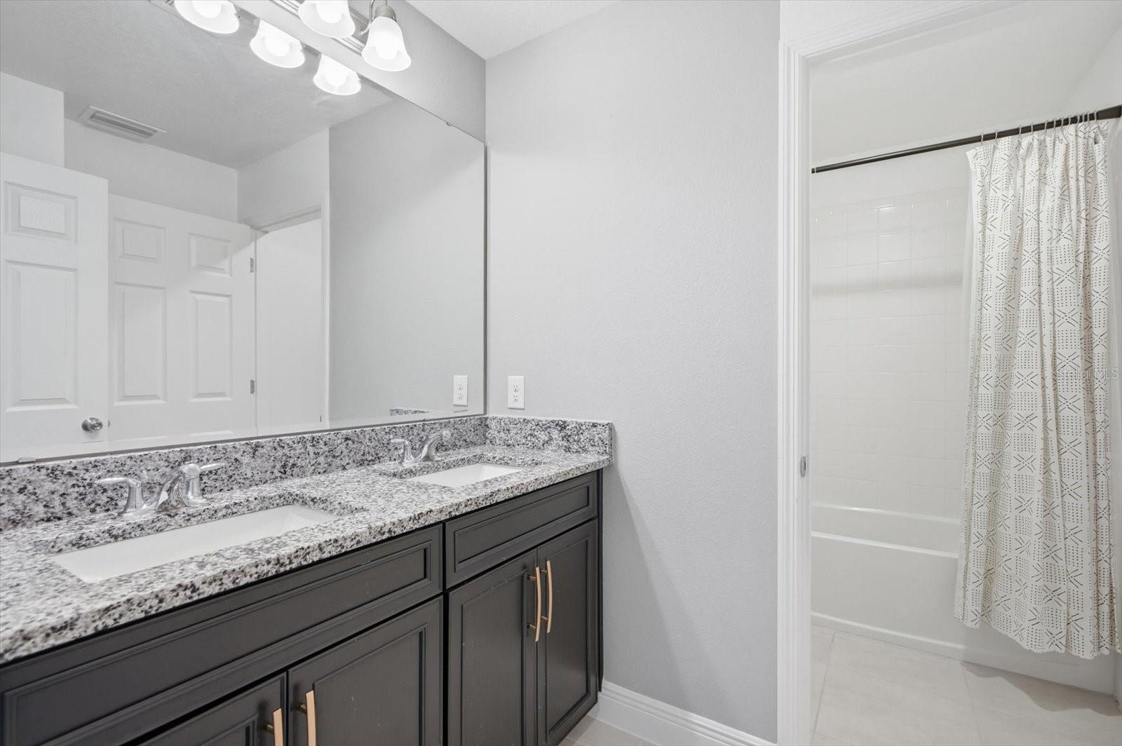 Image 37 of 58 For 612 Blackstone Street