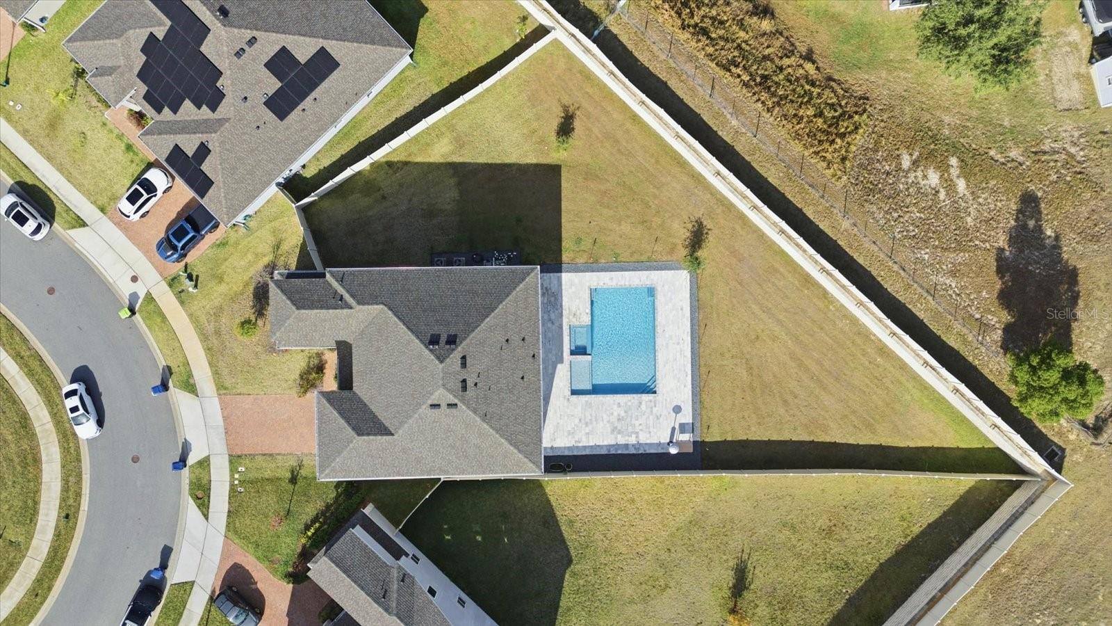 Image 4 of 58 For 612 Blackstone Street