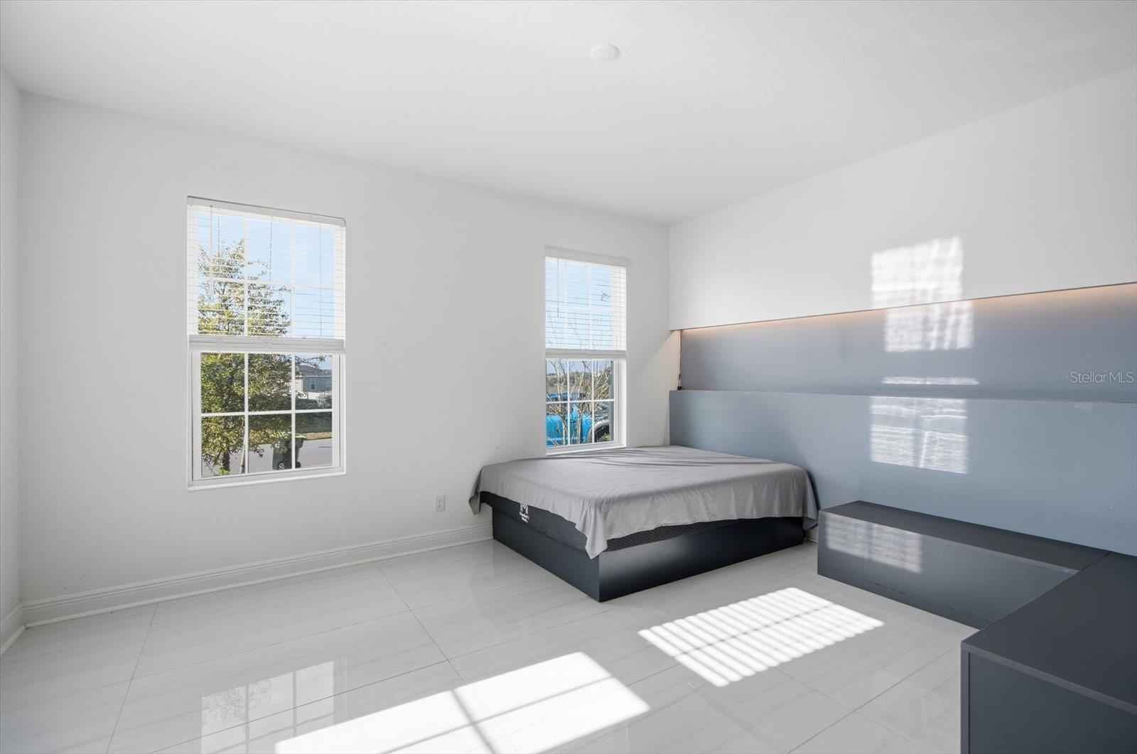 Image 47 of 58 For 612 Blackstone Street