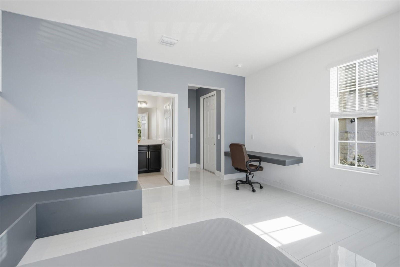 Image 48 of 58 For 612 Blackstone Street