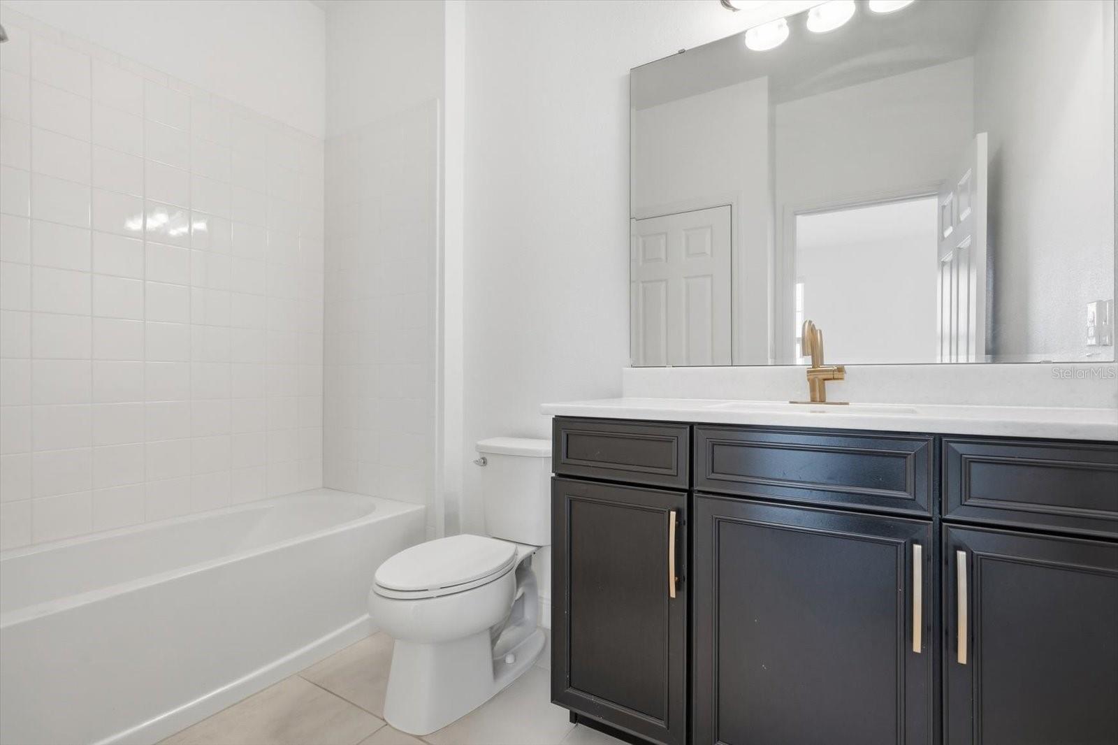 Image 49 of 58 For 612 Blackstone Street