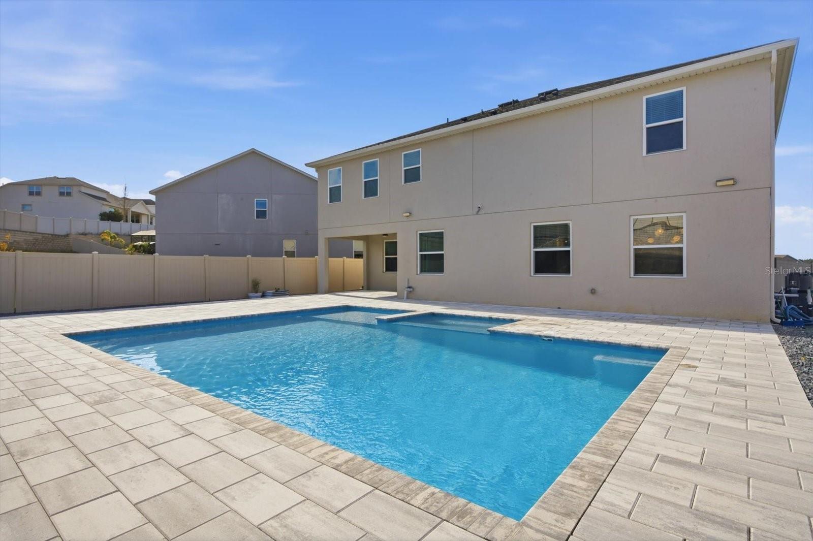 Image 54 of 58 For 612 Blackstone Street