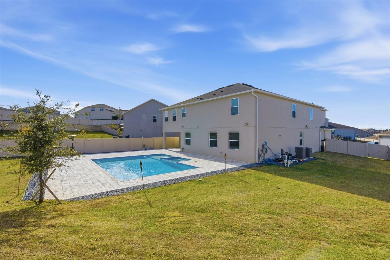 Image 56 of 58 For 612 Blackstone Street