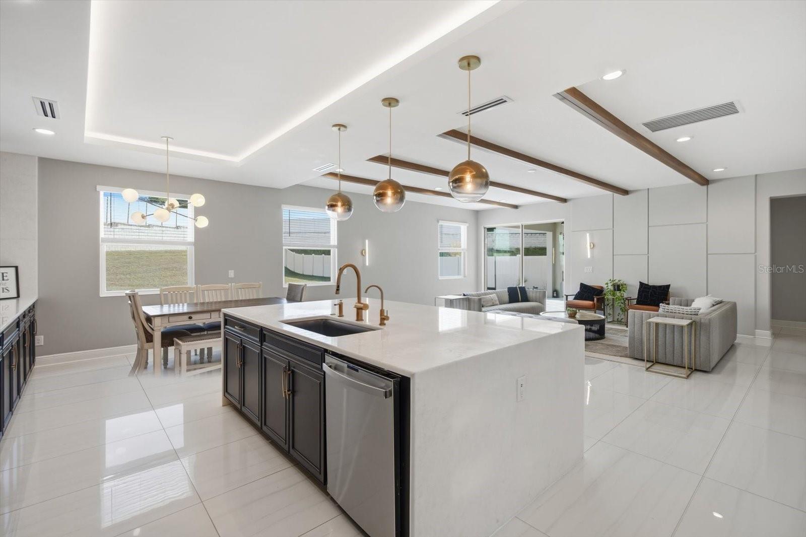 Image 8 of 58 For 612 Blackstone Street