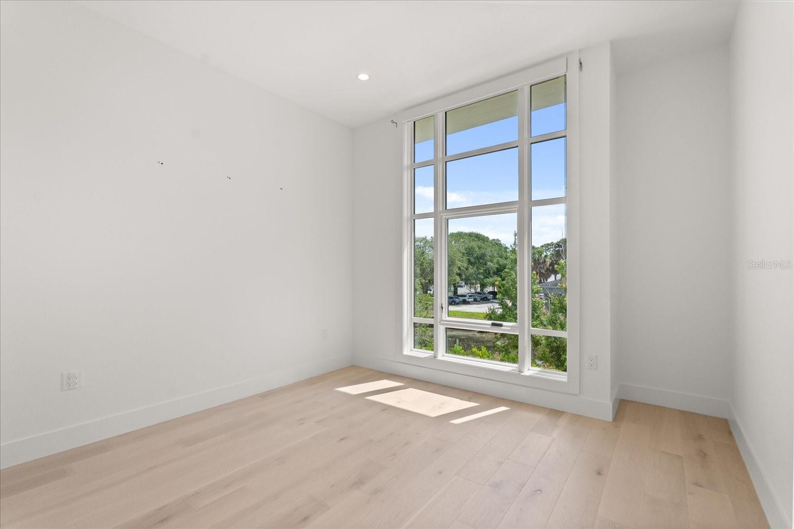 Image 14 of 26 For 1768 Mondrian Circle