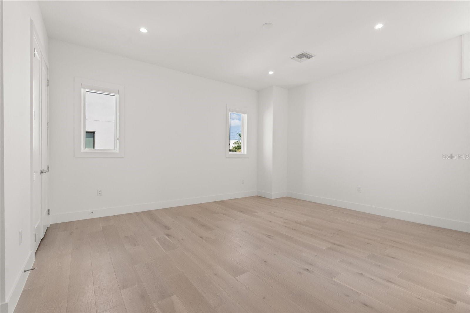 Image 16 of 26 For 1768 Mondrian Circle