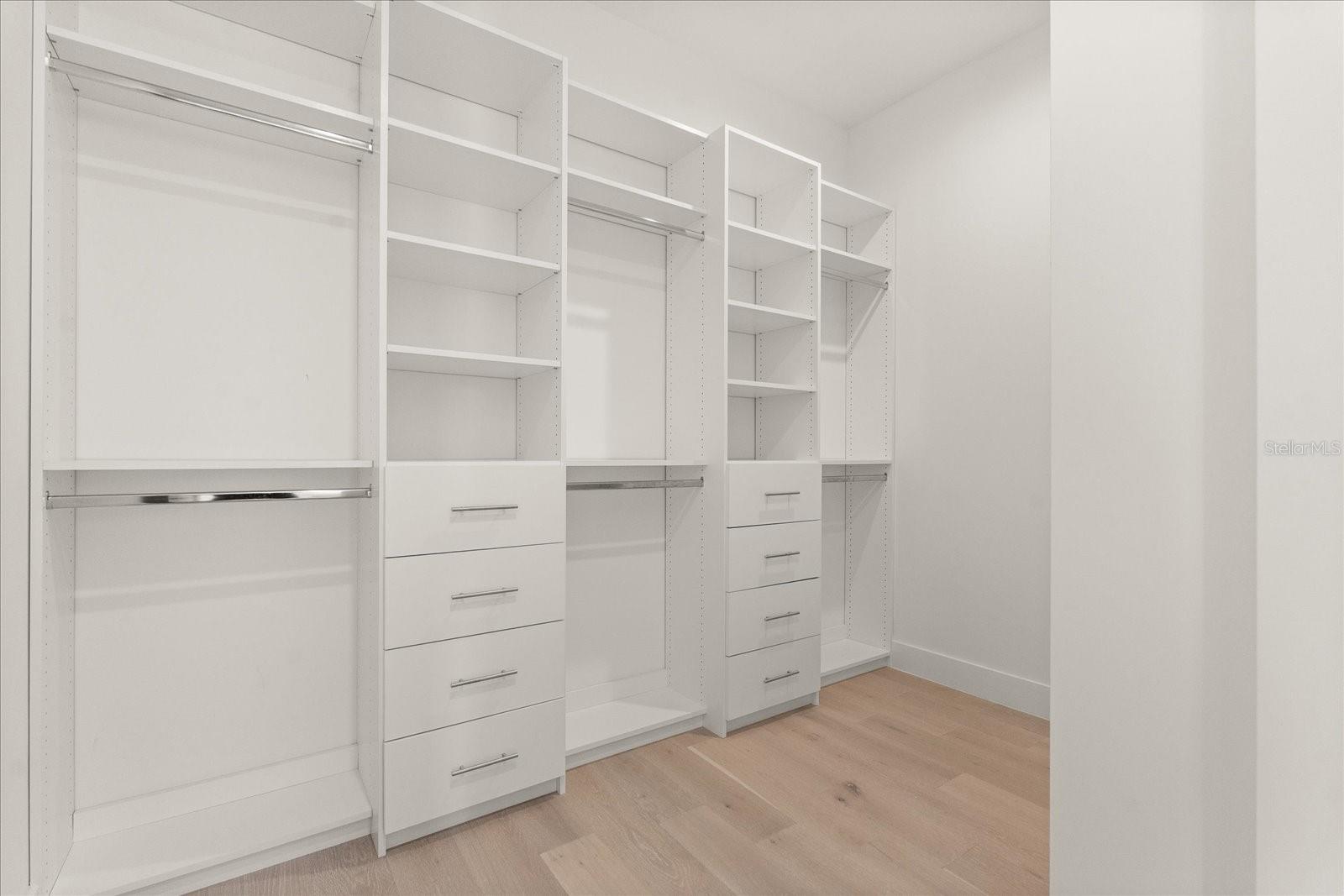 Image 20 of 26 For 1768 Mondrian Circle