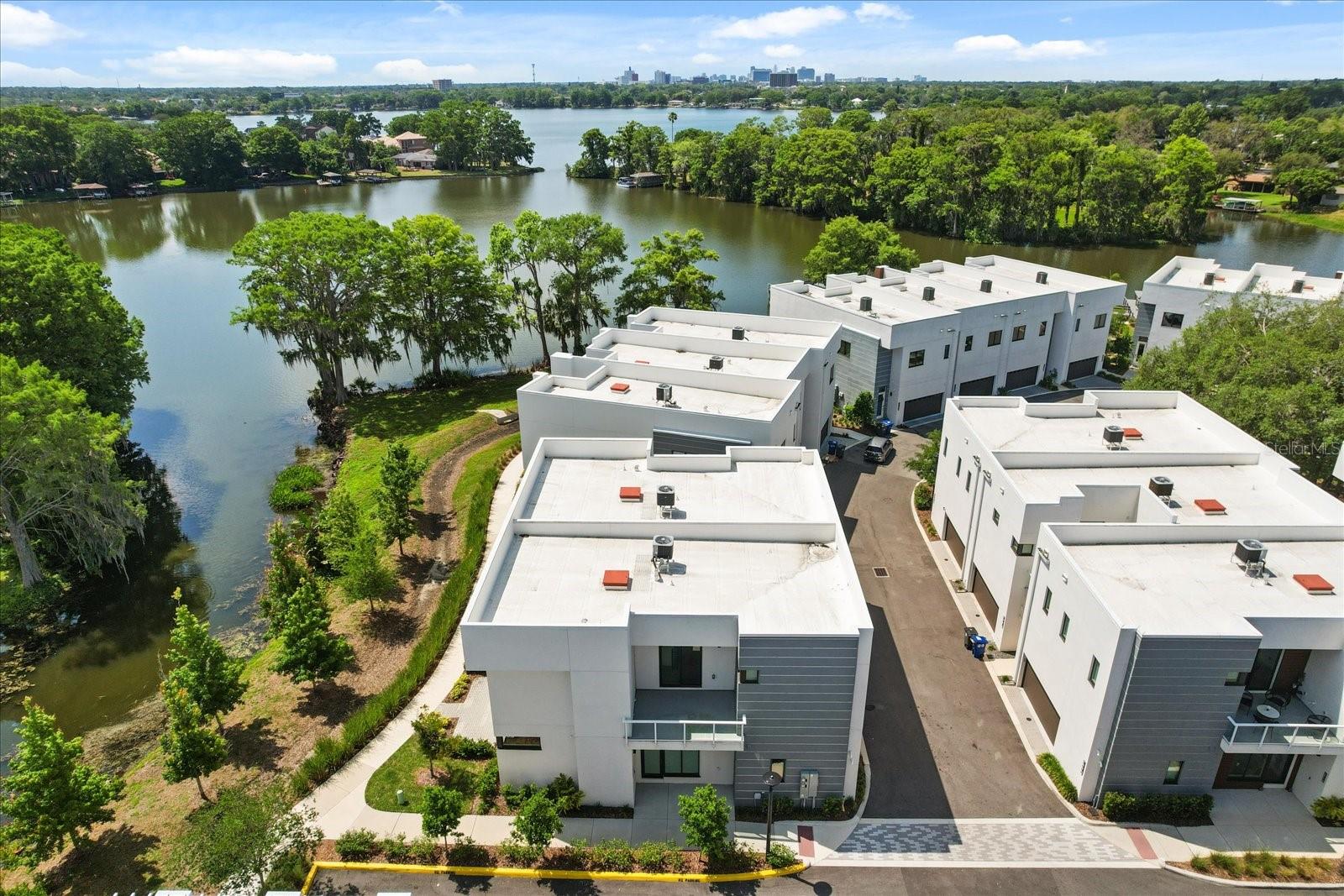 Image 24 of 26 For 1768 Mondrian Circle