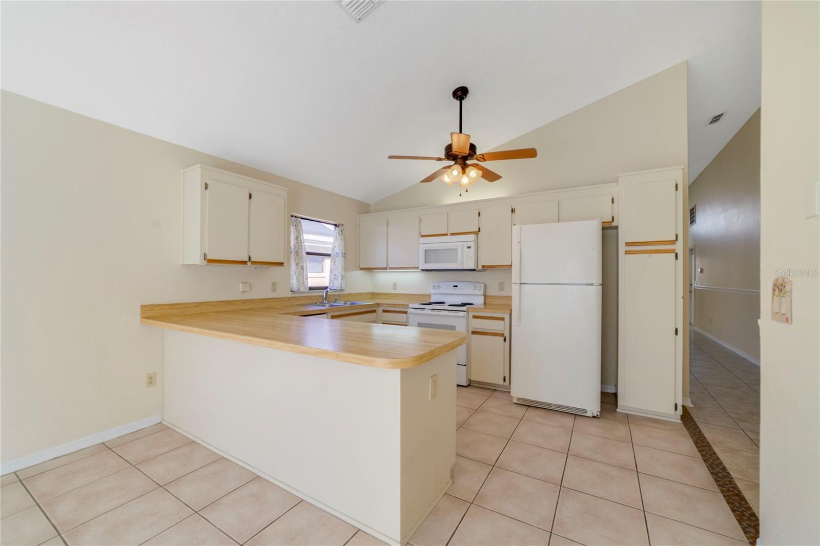 Image 6 of 24 For 1448 Brookshire Court