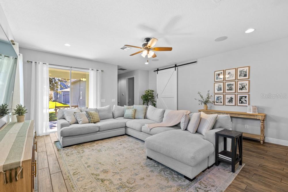 Image 4 of 39 For 15230 Honeybell Drive