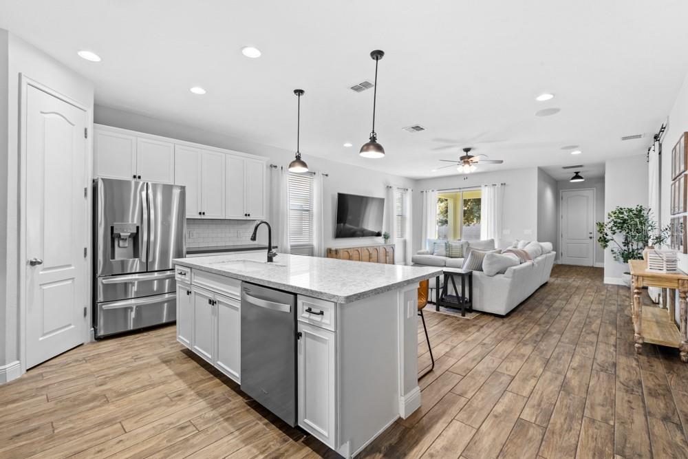 Image 6 of 39 For 15230 Honeybell Drive