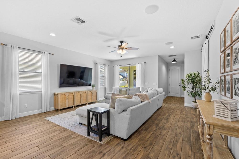 Image 7 of 39 For 15230 Honeybell Drive