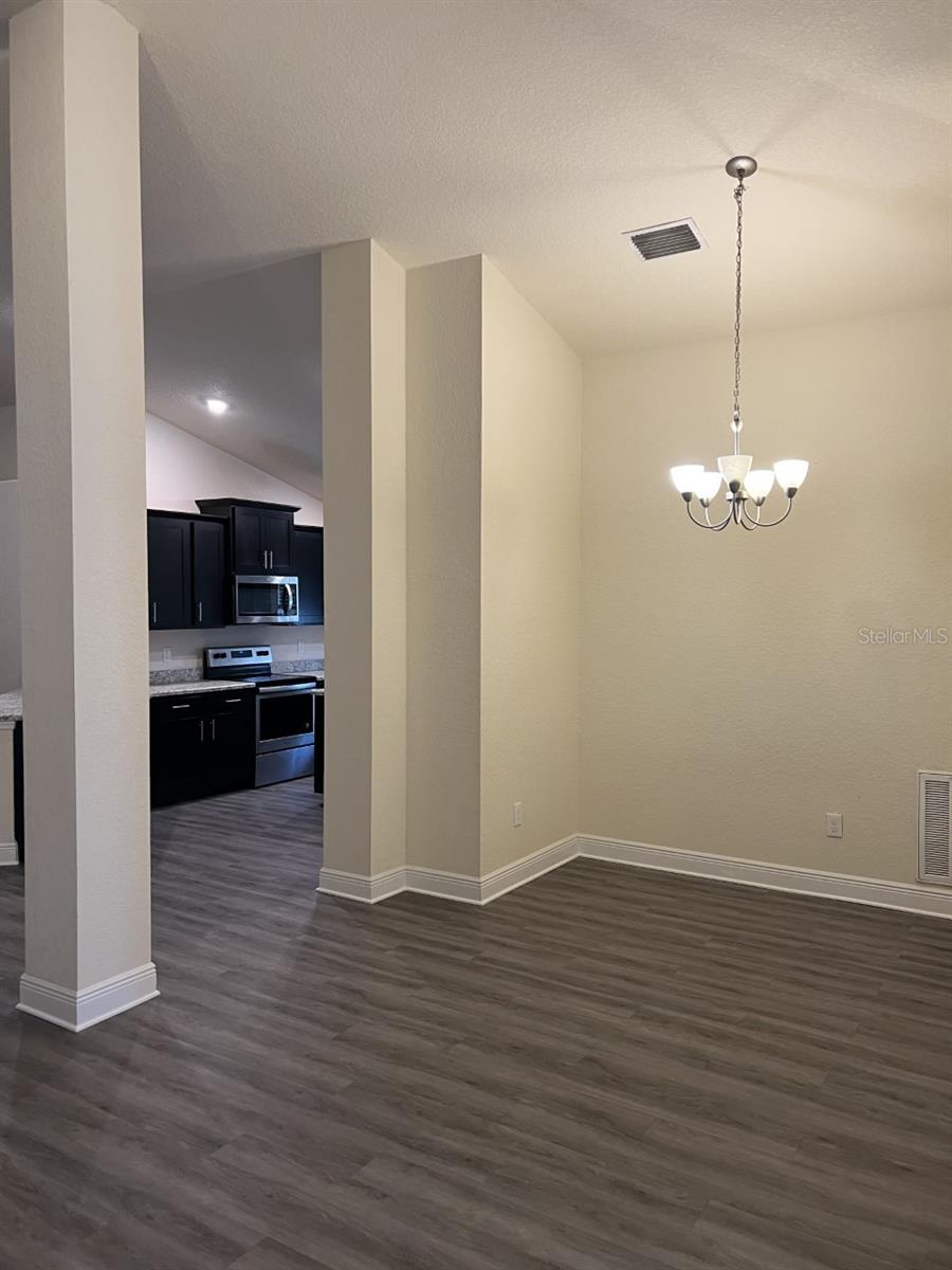 Image 4 of 13 For 10 Diamond Ridge Place