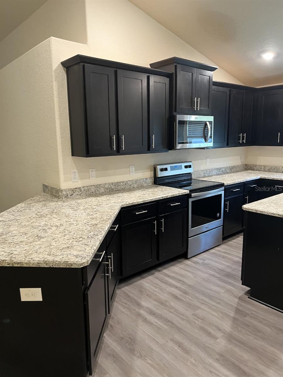 Image 7 of 13 For 10 Diamond Ridge Place