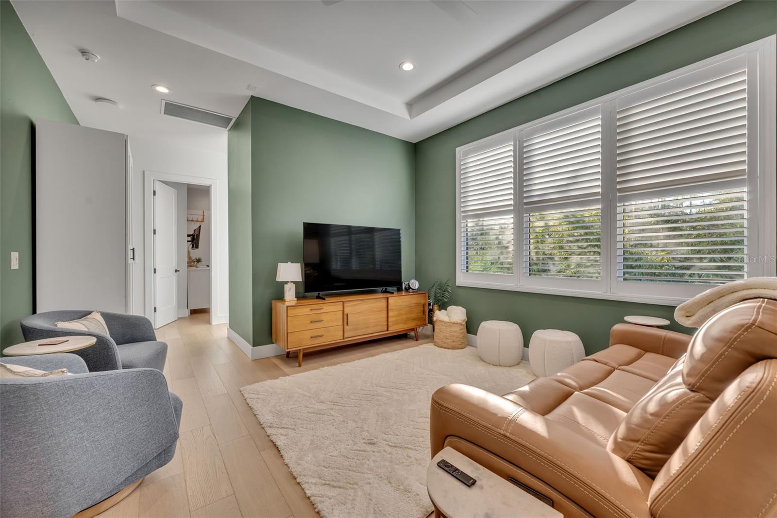 Image 25 of 50 For 1861 Taylor Avenue