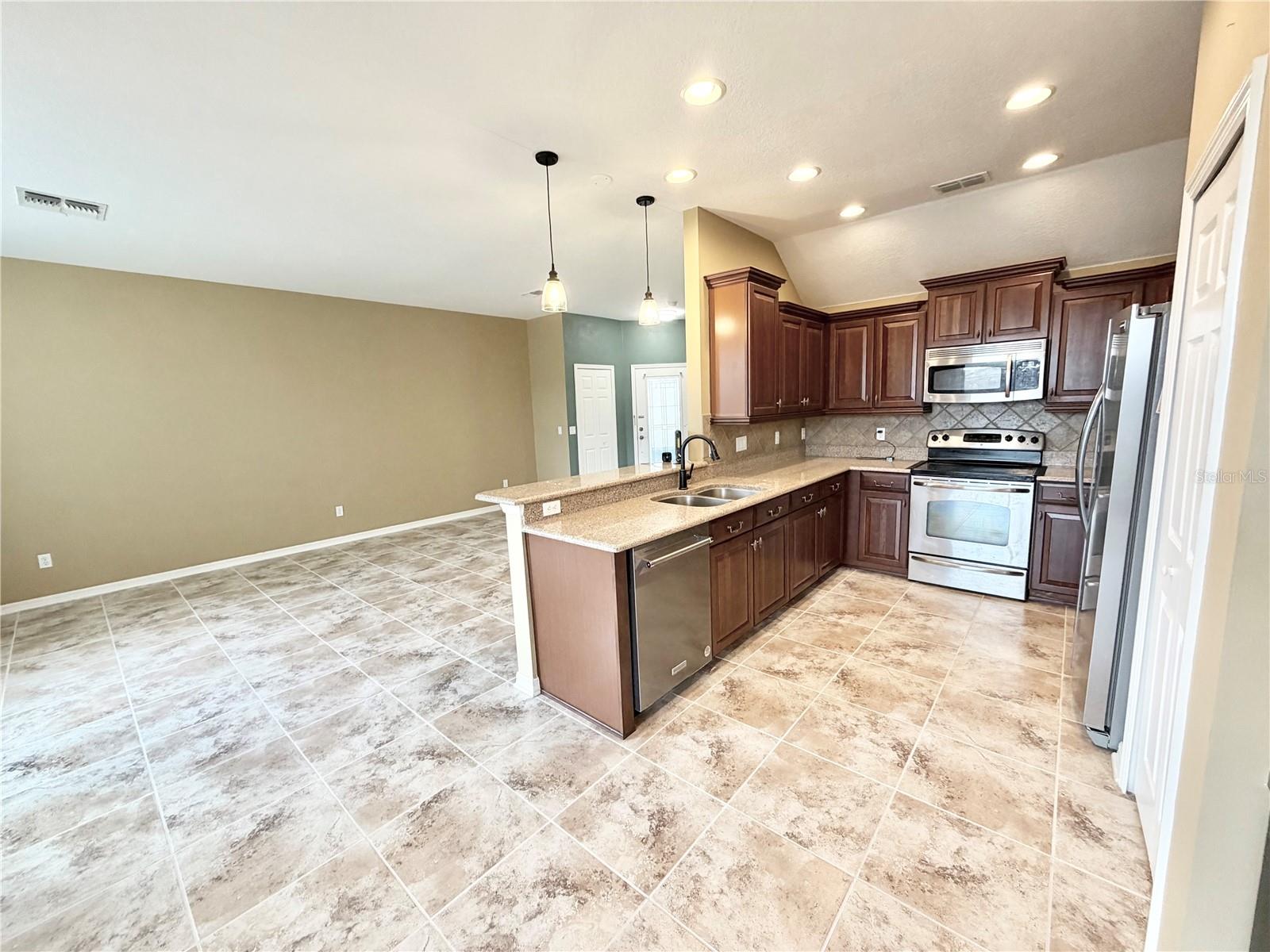 Image 5 of 21 For 8409 Chamberlain Place